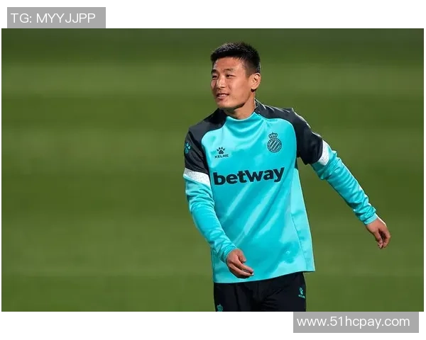 武磊荣耀时刻球星头像点亮绿茵赛场背景墙设计